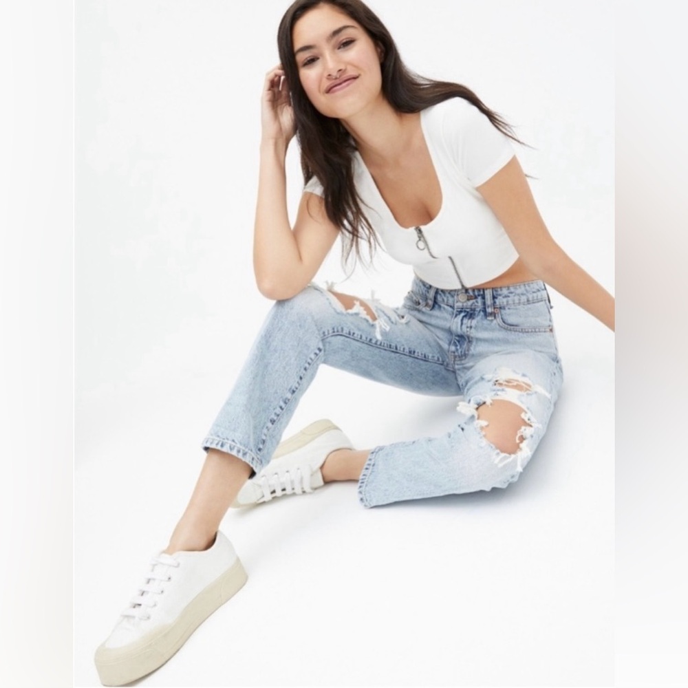 Aeropostale Light Wash Distressed Low Rise Boyfriend Jeans Sz 2 Reg 100% cotton